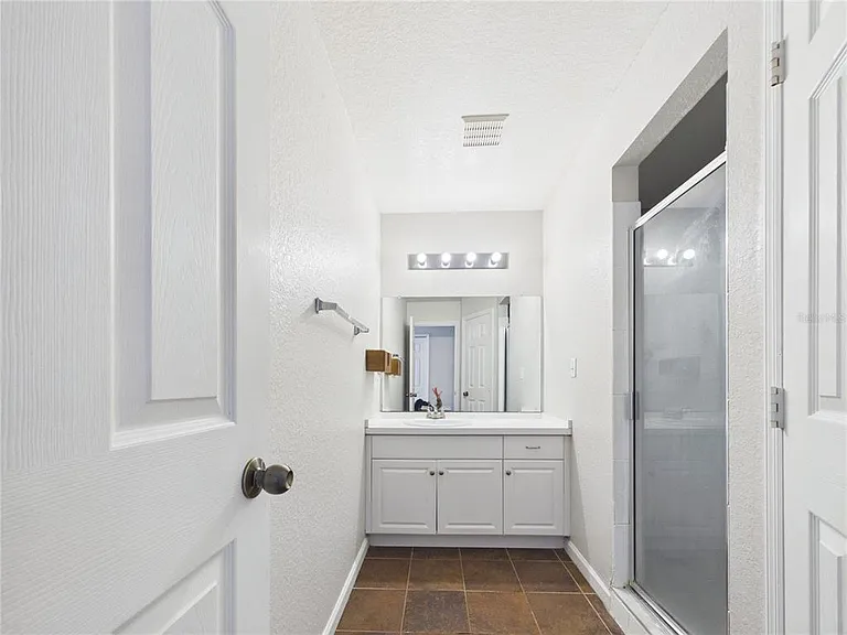 16310 Fairford Palms Ct — Photo 32
