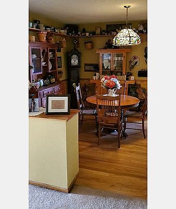 Hardwood Floor Dining Room 