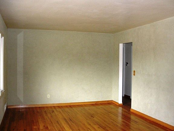 4th image of 6909 E Mansfield Ave