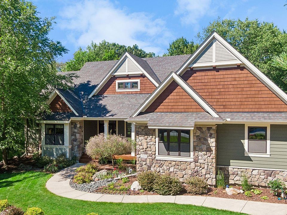 1st image of 19290 Meadowridge Trl N