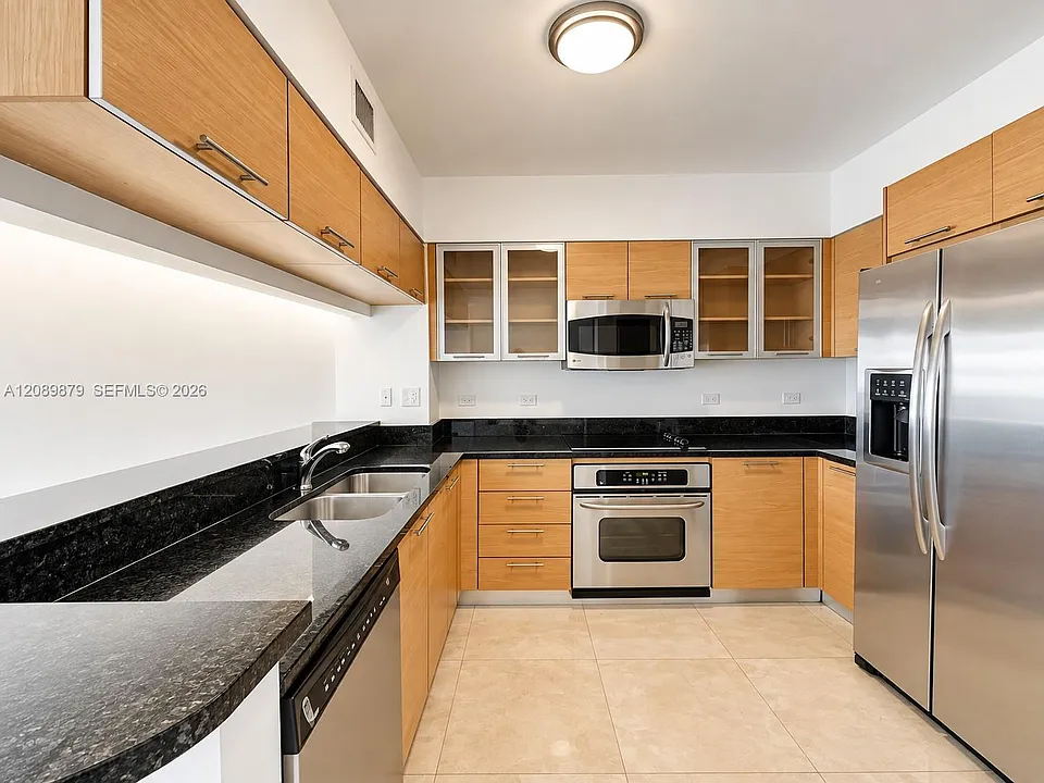 31 SE 5th St #1805