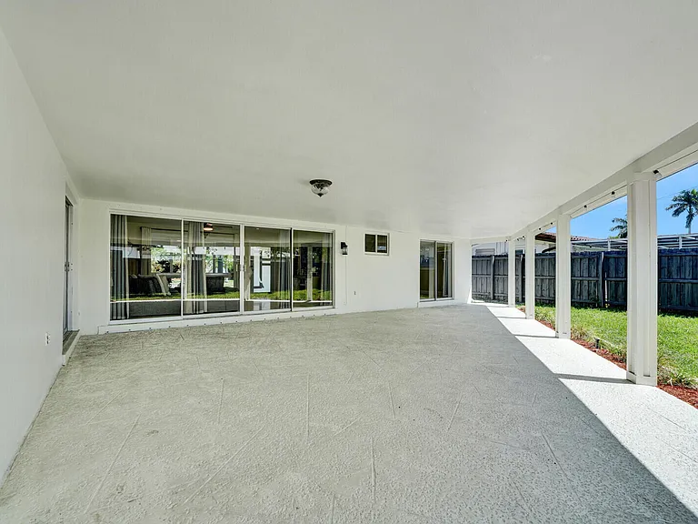 2152 NE 61st Ct — Photo 34