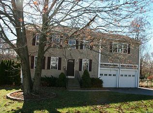 621 Logee St, Woonsocket, RI 02895