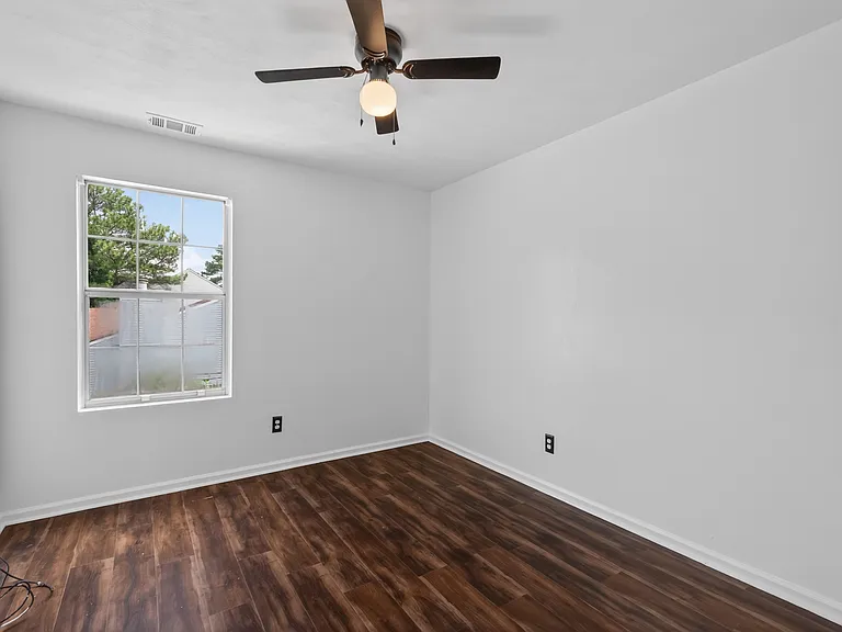 3200 Vermeer Dr #8 — Photo 31