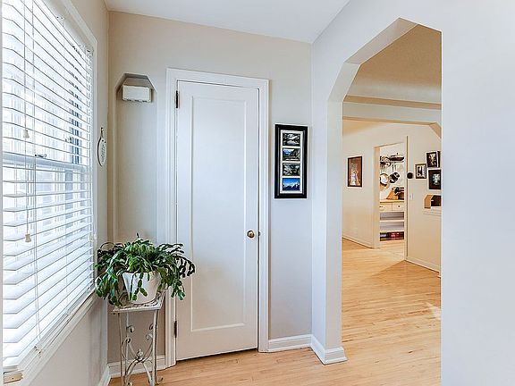 5th image of 4317 14th Ave S
