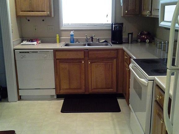 4th image of 644 David Ln #646