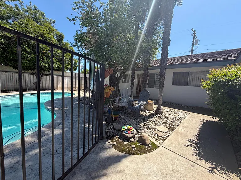 1538 E Austin Way — Photo 17