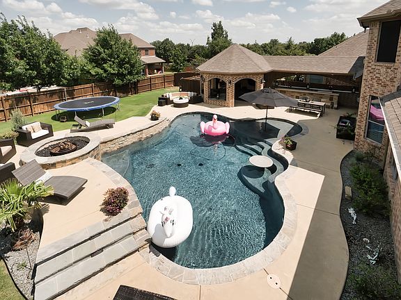 3rd image of 9432 Tindall Dr