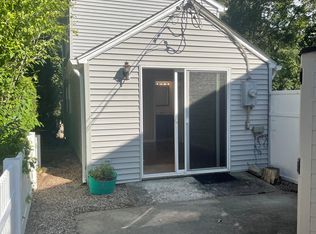 1 Highland Dr, Waterford, CT 06385