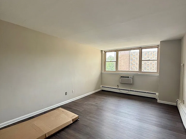 1301 N Harrison St #608 — Photo 14