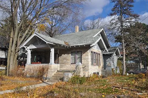 503 N Spring St photo 1