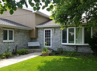 1516 Wayne Dr, Crete, IL 60417