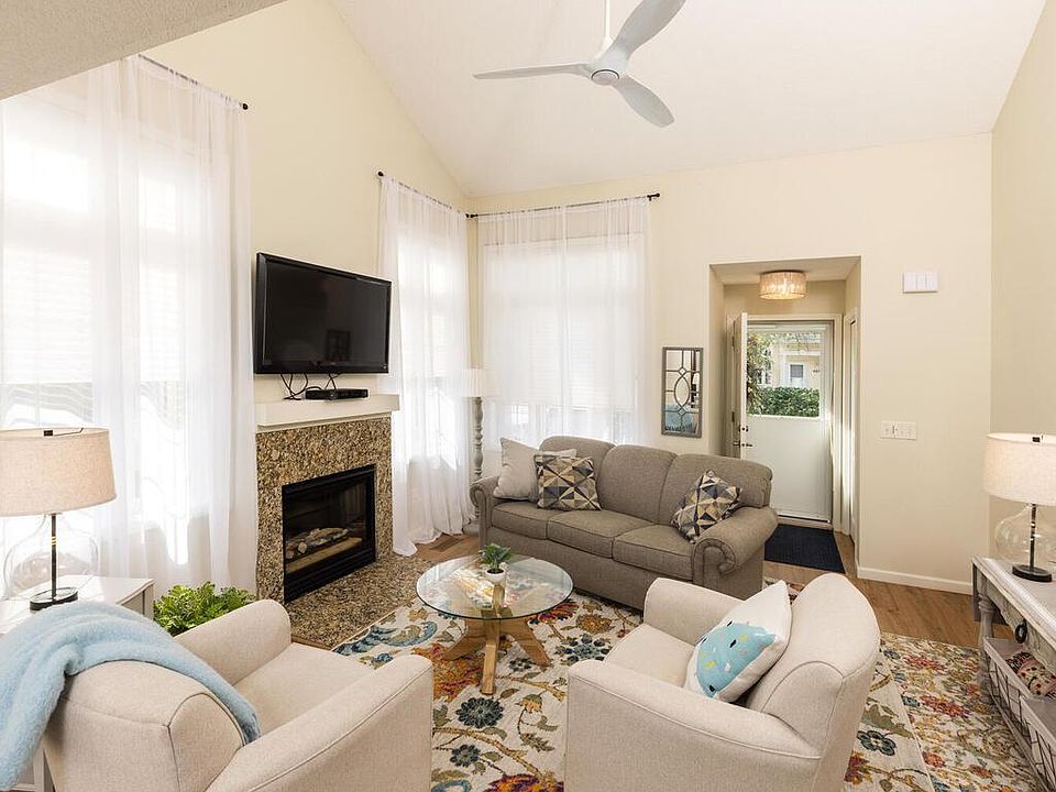 1st image of 480 Aqua Cir