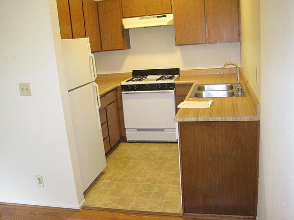 2nd image of 432 W Valerio St #4