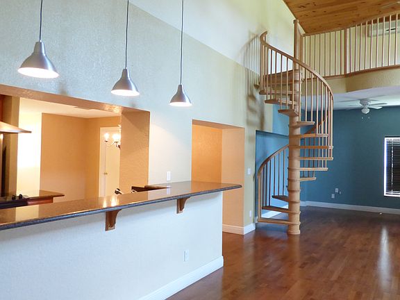 3rd image of 714 E Lacy Cir