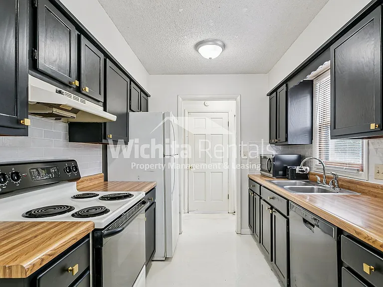 1418 Money St — Photo 4