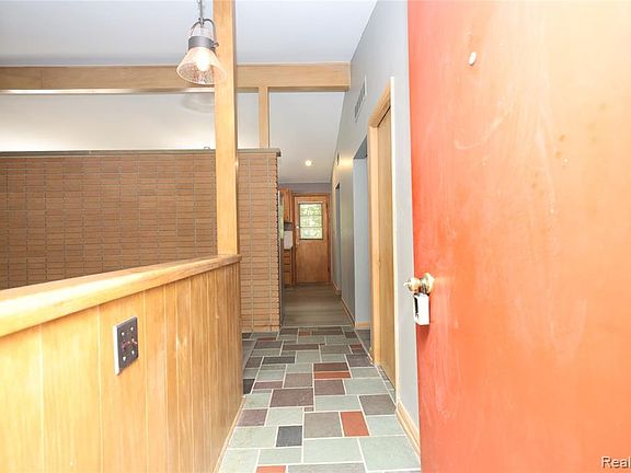 5th image of 23695 Oak Glen Dr