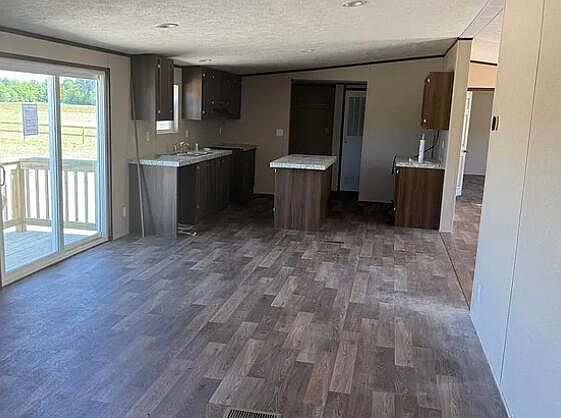 3rd image of 5021 Charleston Hwy