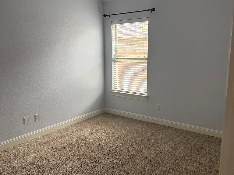 604 Mandarin Flyway — Photo 8