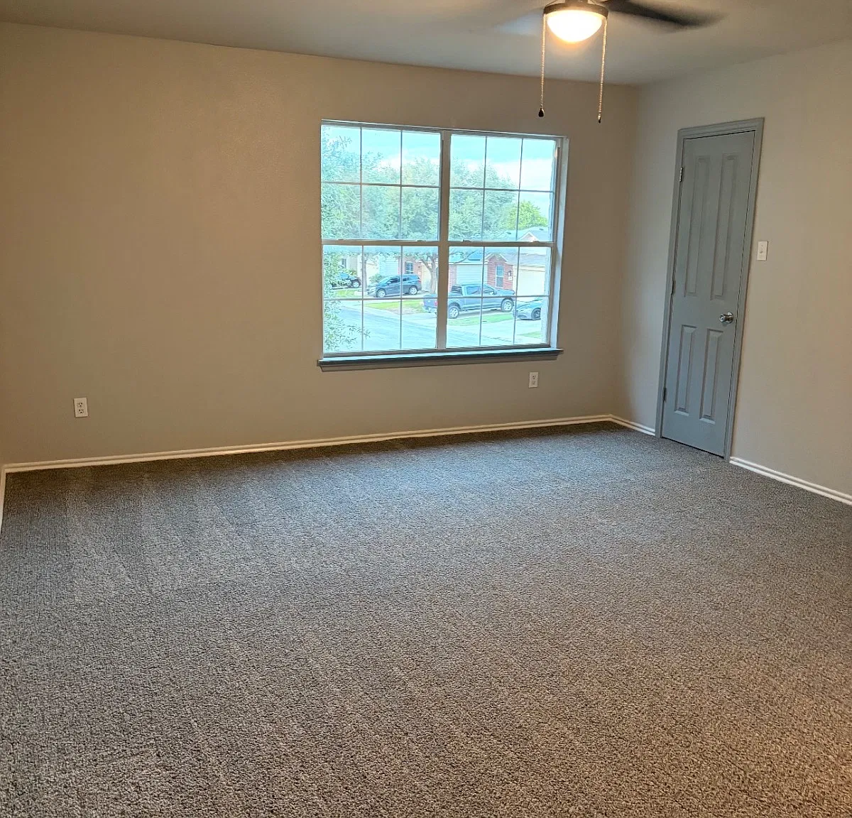 4 bed, 2101 sqft, $2,000 — Photo 4