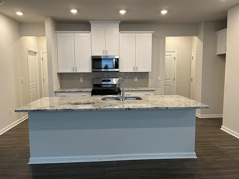 334 Wells Cir — Photo 8