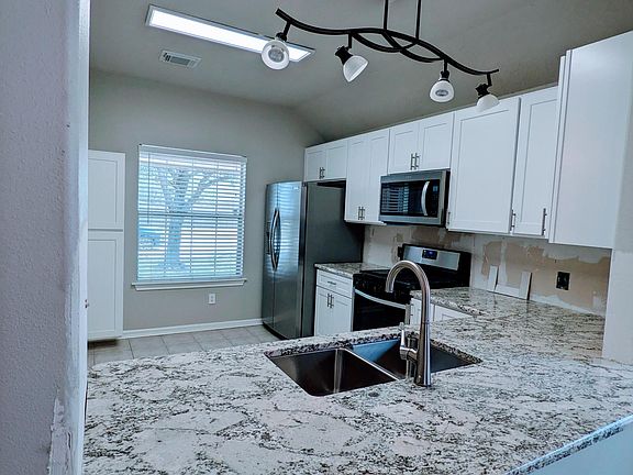 Tile counter backsplash to be installed