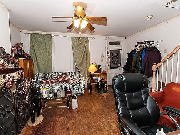 5th image of 415 Fairmount Ave