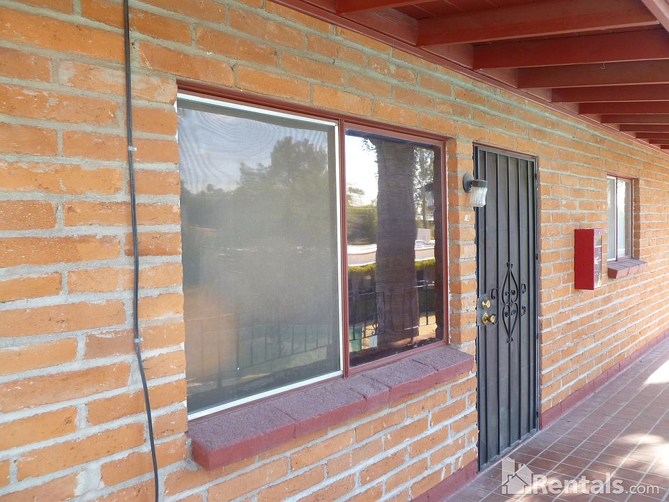 1st image of 3800 E 4th St APT 15