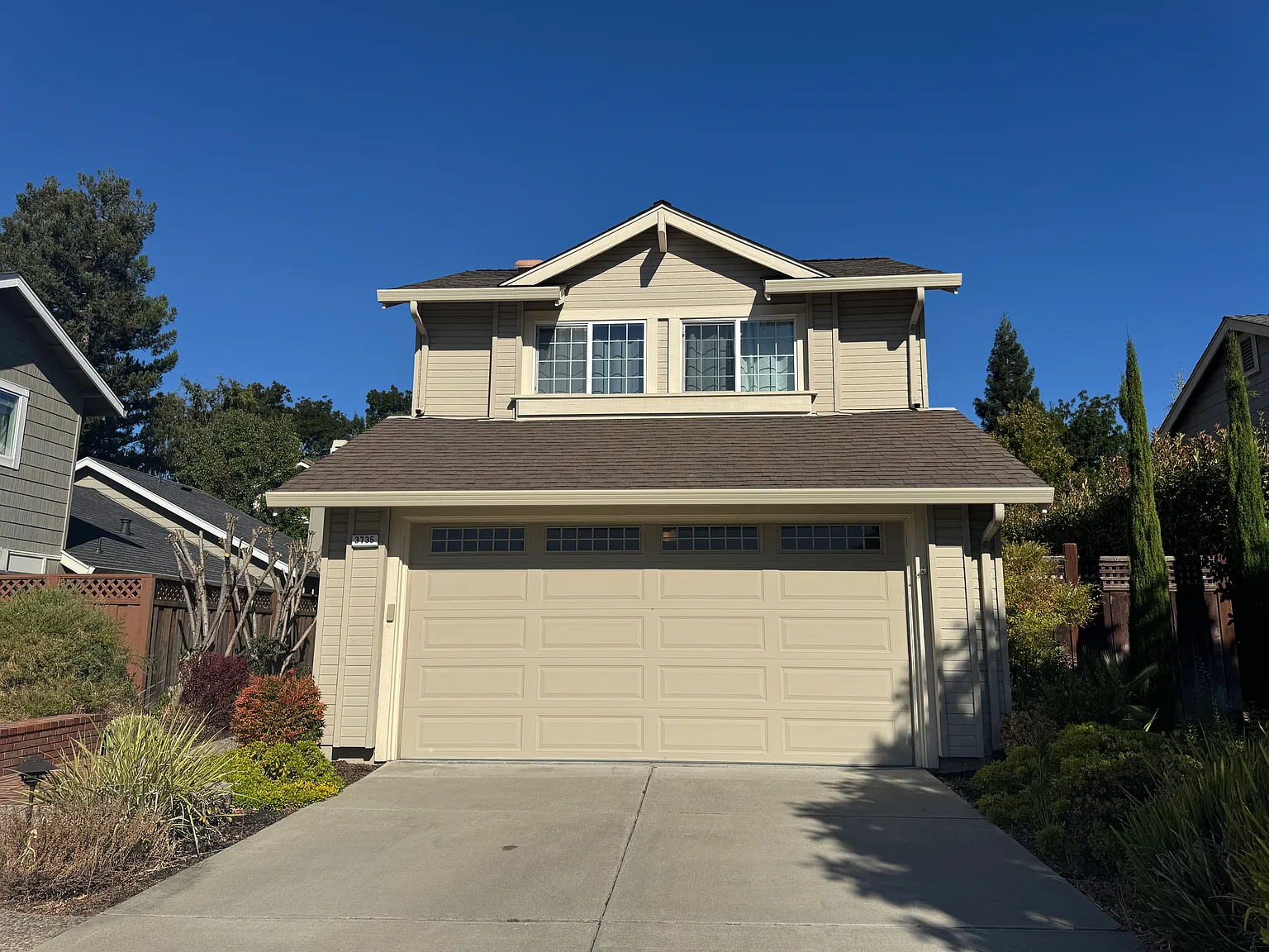 4 bed, 1938 sqft, $4,600 — Photo 2