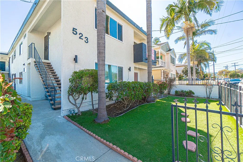 10 bed, 3928 sqft, $2,500 — Photo 1
