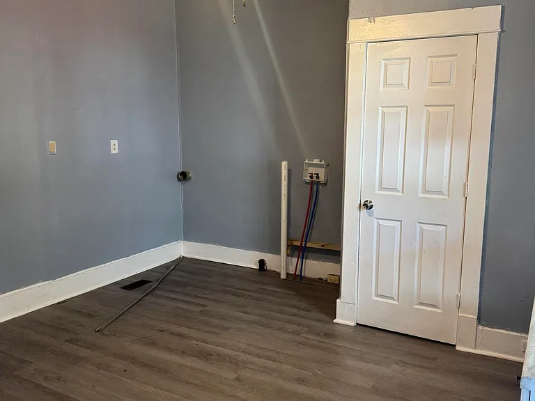 1815 Wilson Ave — Photo 9