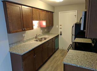 17544 71st Ave APT 304, Tinley Park, IL 60477
