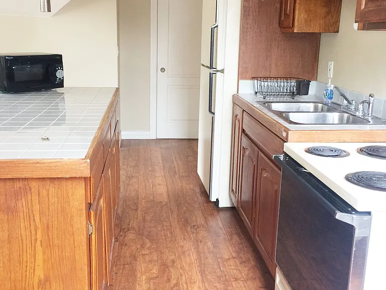 498 Twelve Oaks Dr #1 — Photo 7