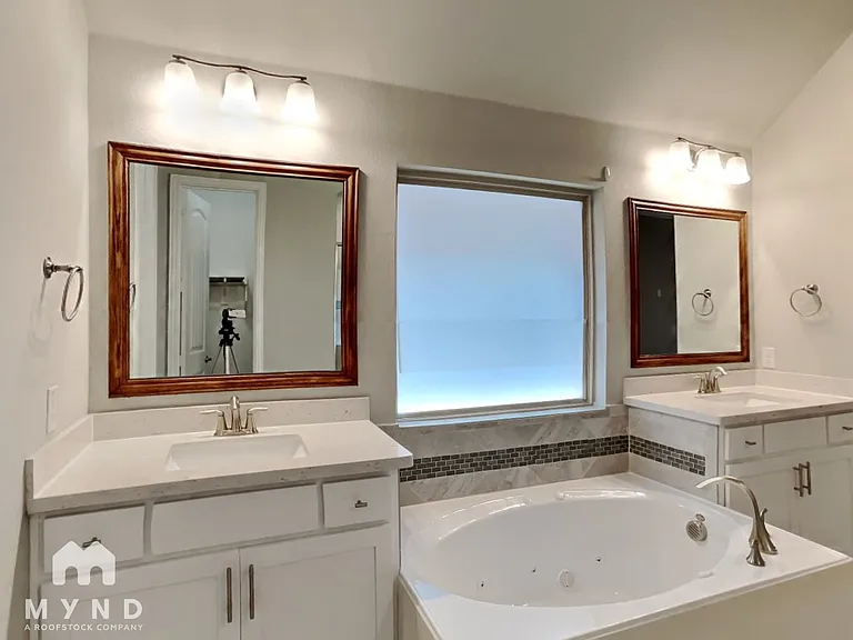 523 Pineview Dr — Photo 10