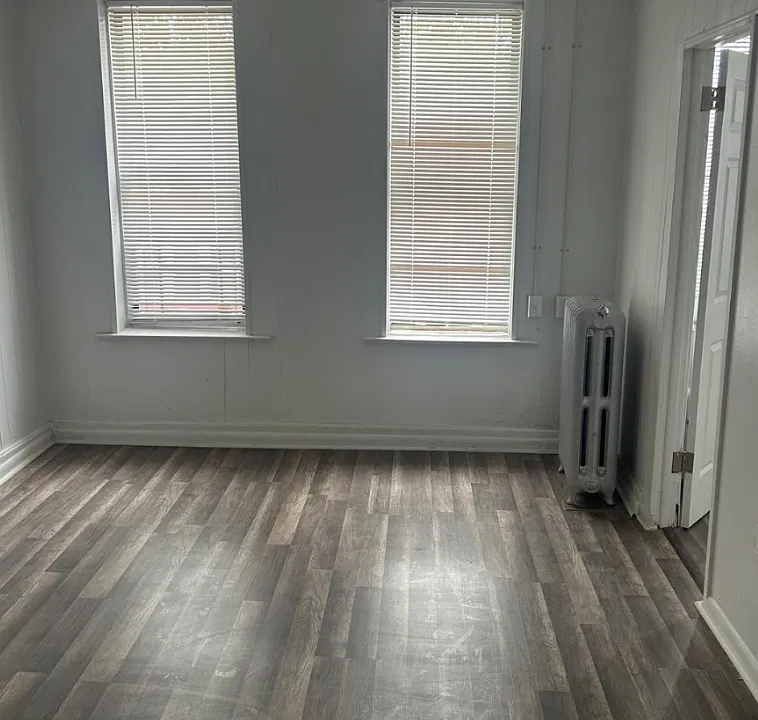 734 Sheffield Ave #3