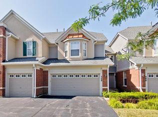 398 Pine Lake Cir, Vernon Hills, IL 60061