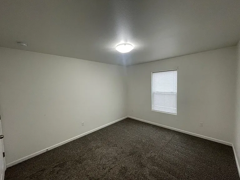 4733-4739 W Adirondack Cir — Photo 8
