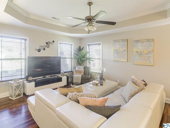 5th image of 410 Summer Cove Cir NW