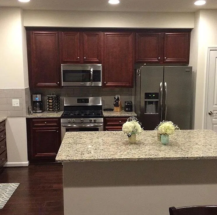 3 bed, 3.5 bath, 2078 sqft, $2,500 — Photo 2