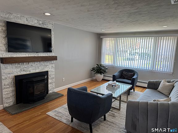 5th image of 228 John Street
