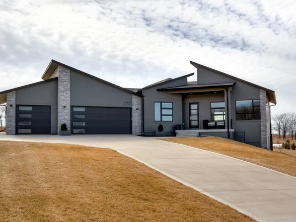 27172 Kenyon Summit Rd, Adel, IA 50003