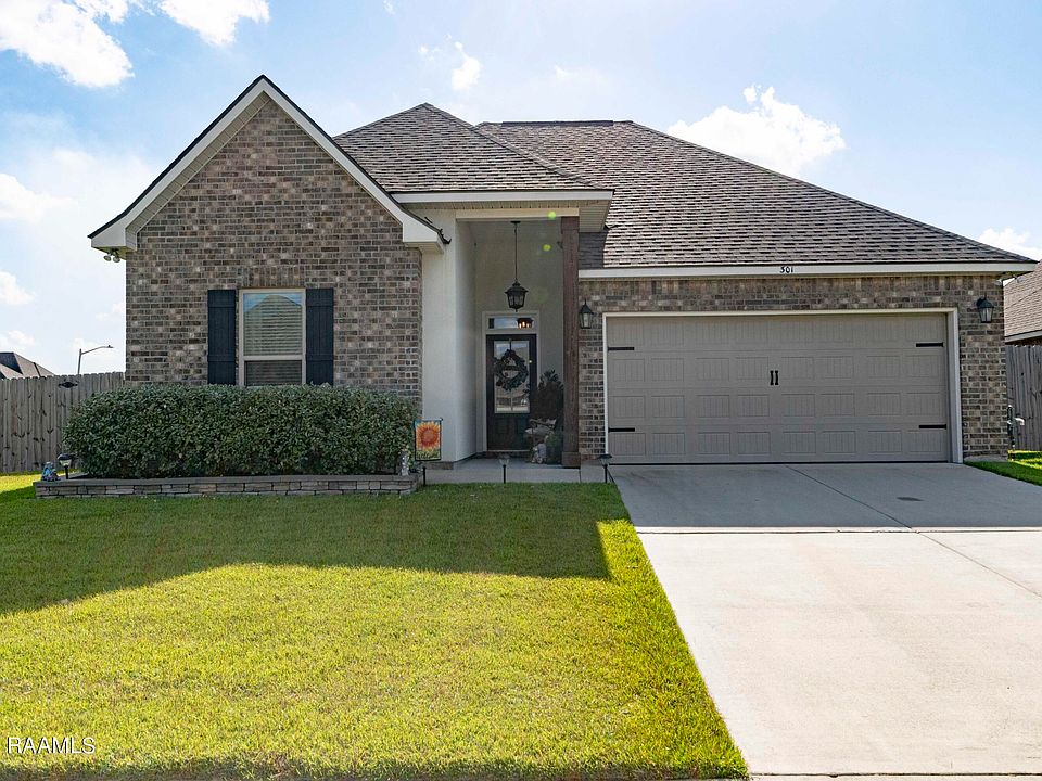 1st image of 301 Aubergine Ln