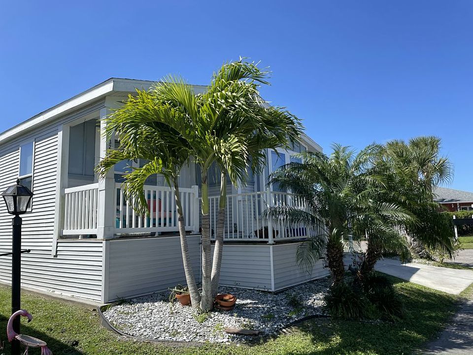 1st image of 327 Hertiage Blvd