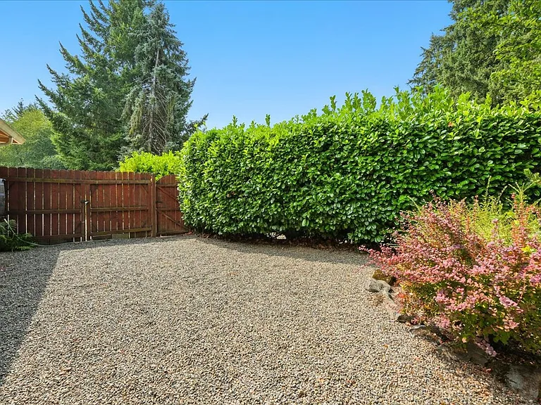 2448 Margery St — Photo 26