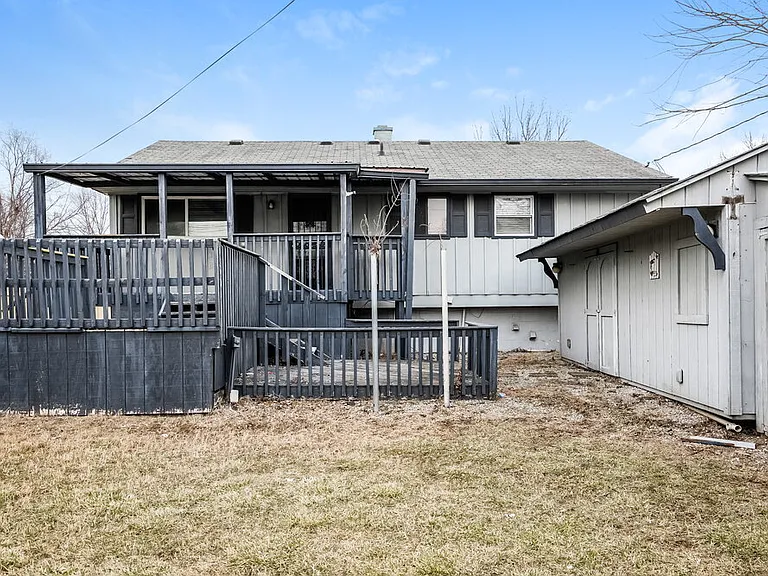 5801 Sunwood Dr — Photo 17