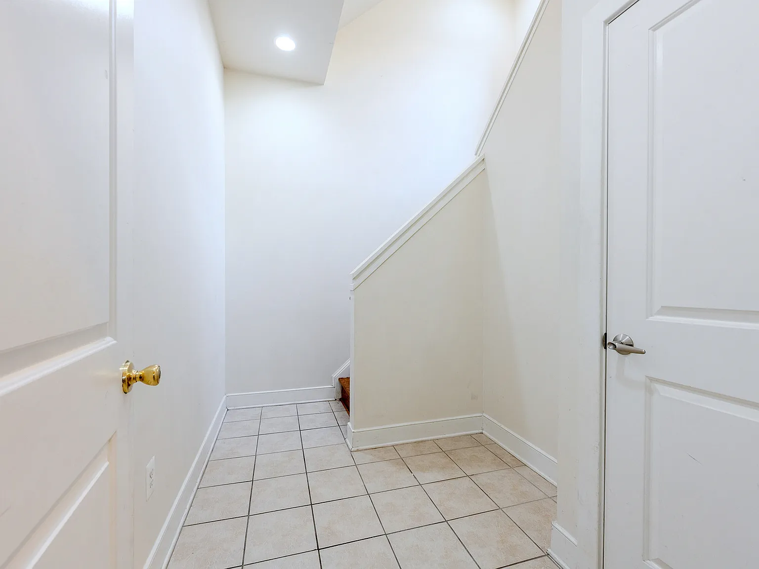 4 bed, 3316 sqft, $3,850 — Photo 4