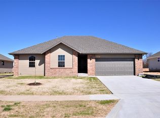 463 W Grace St, Republic, MO 65738