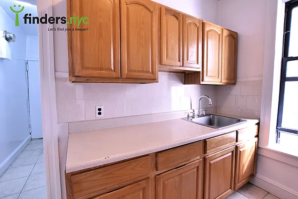 Rented by Clove Realty LLC | media 15