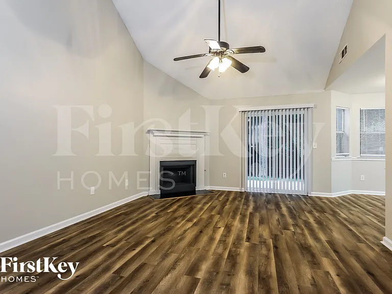 35 Peachtree Way — Photo 2