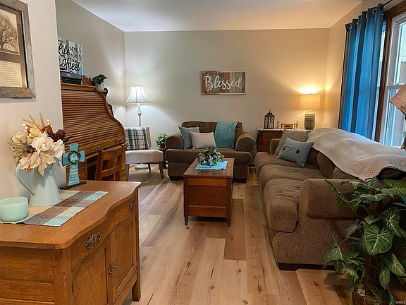 2nd image of 102 Candy Ln